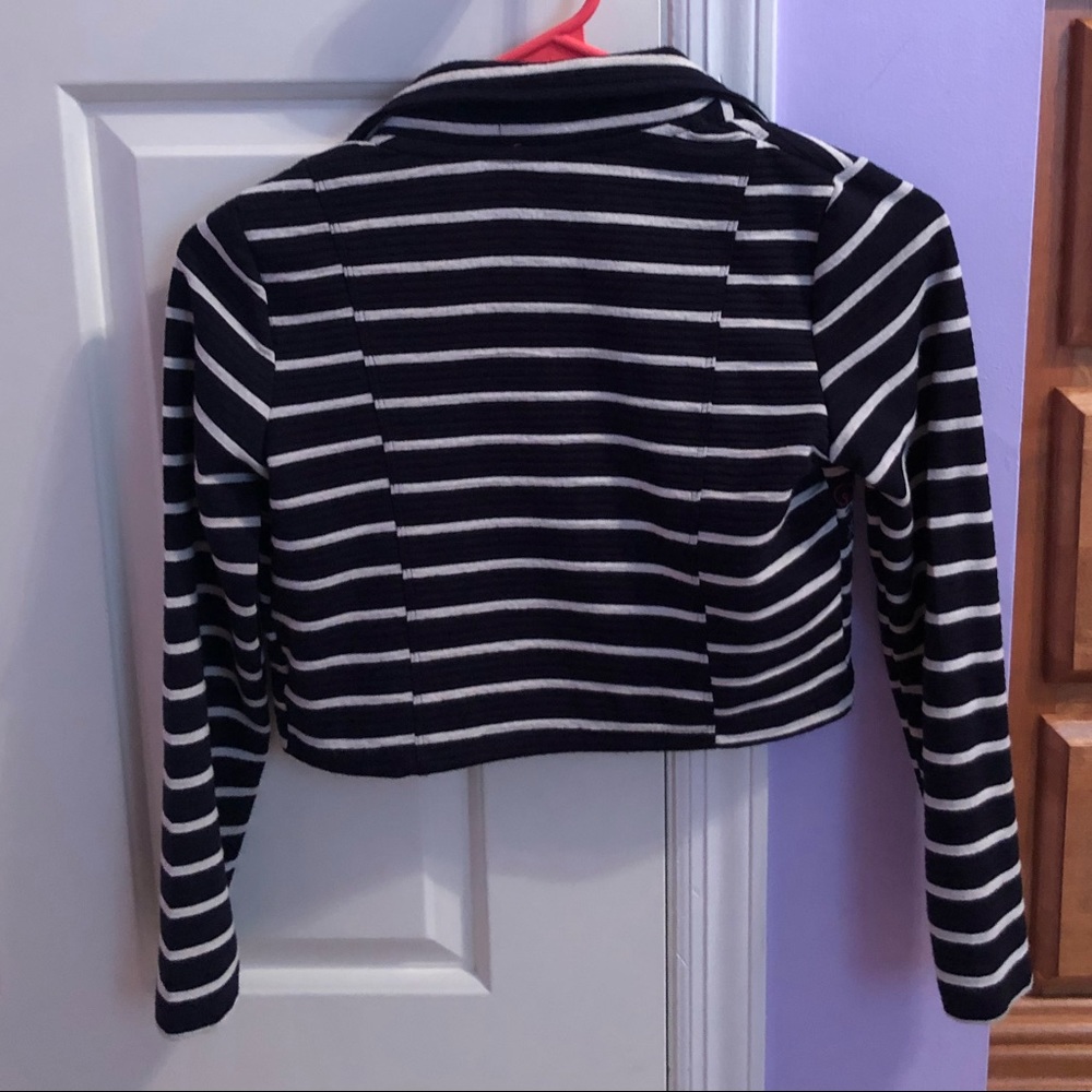 sweater - Picture 2 of 2